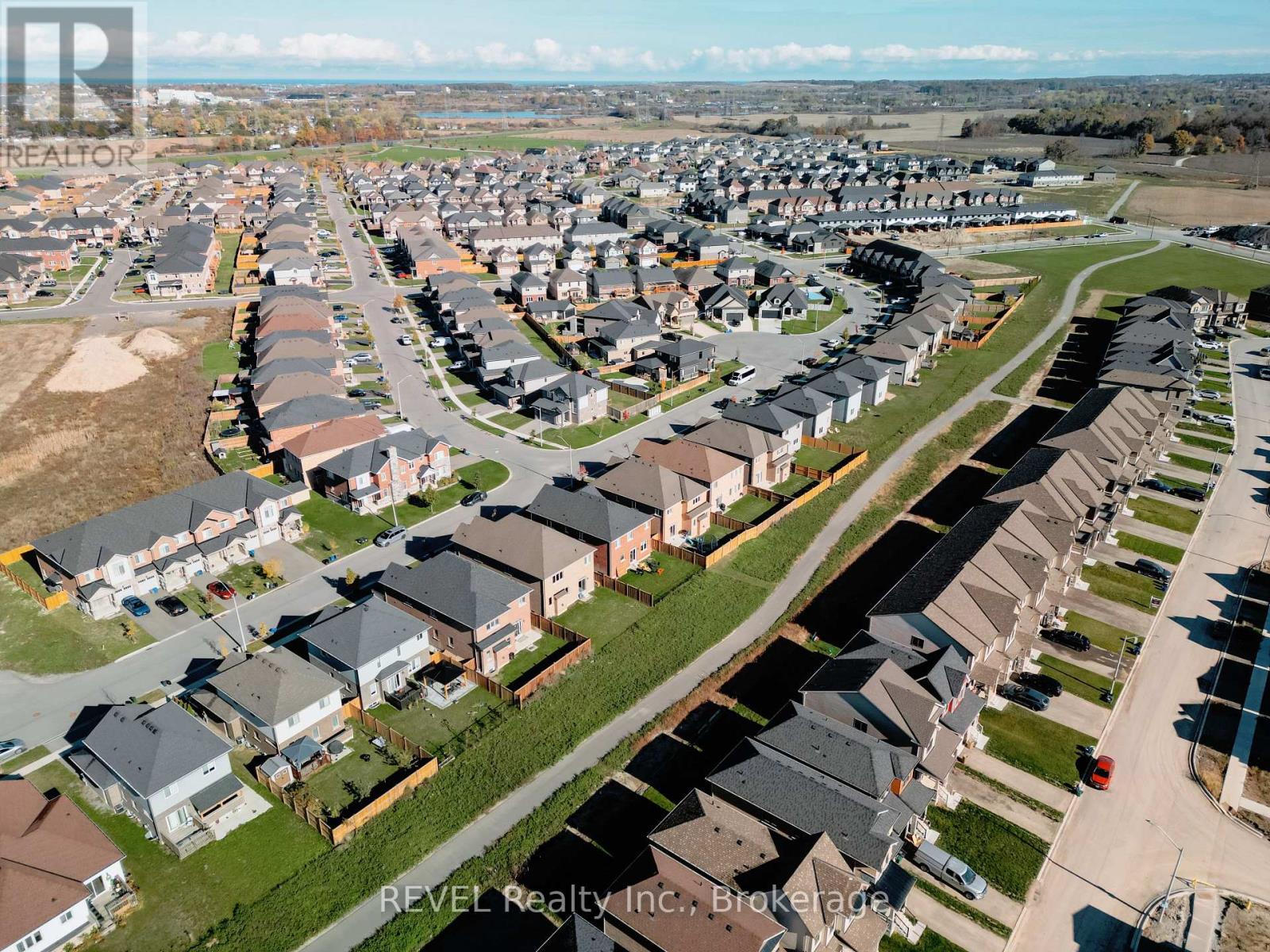 44 Spring Crest Way, Thorold, Ontario L2V 0J8 - Photo 35 - X12505606