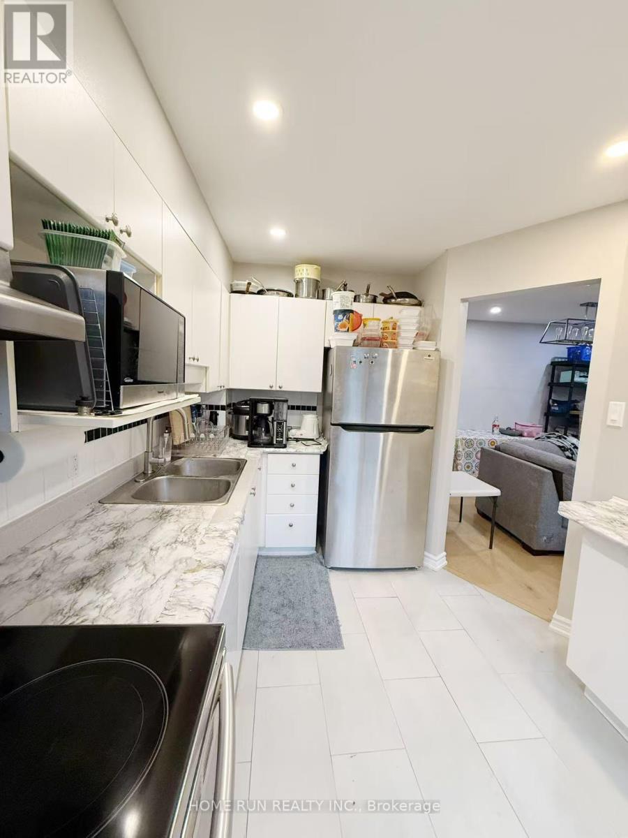 63 Banchory Crescent, Ottawa, Ontario  K2K 2V3 - Photo 8 - X12506262