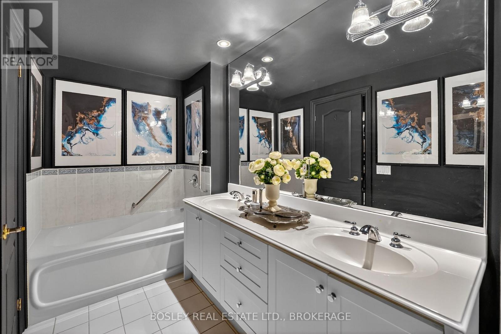 205 - 225 Ricardo Street, Niagara-On-The-Lake, Ontario L0S 1J0 - Photo 28 - X12506248