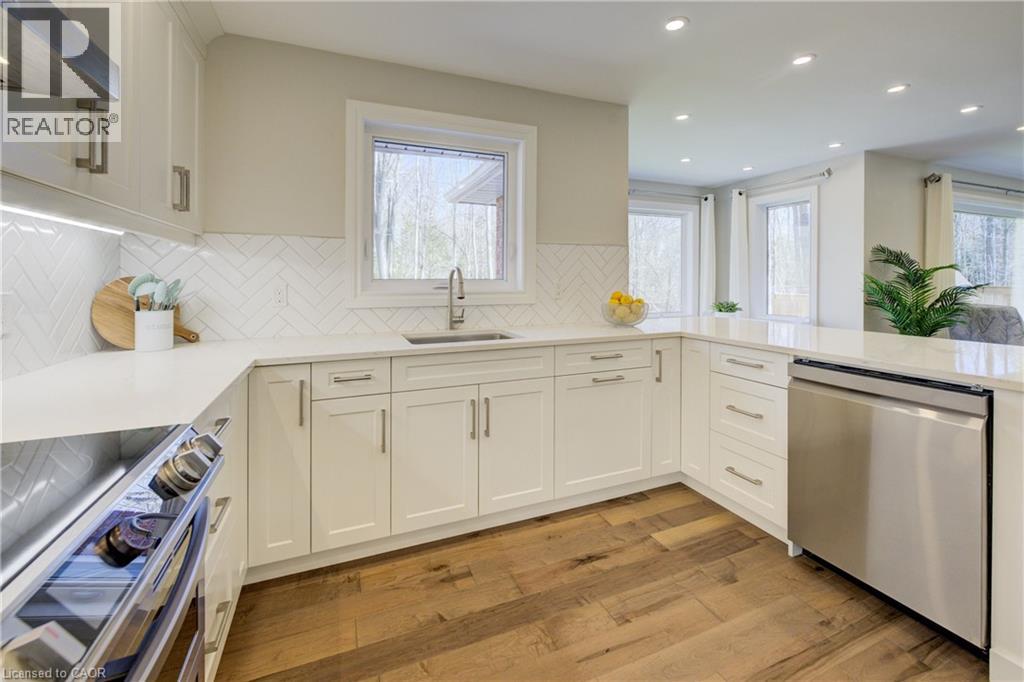 439 Northlake Drive, Waterloo, Ontario  N2V 1Y6 - Photo 6 - 40781144