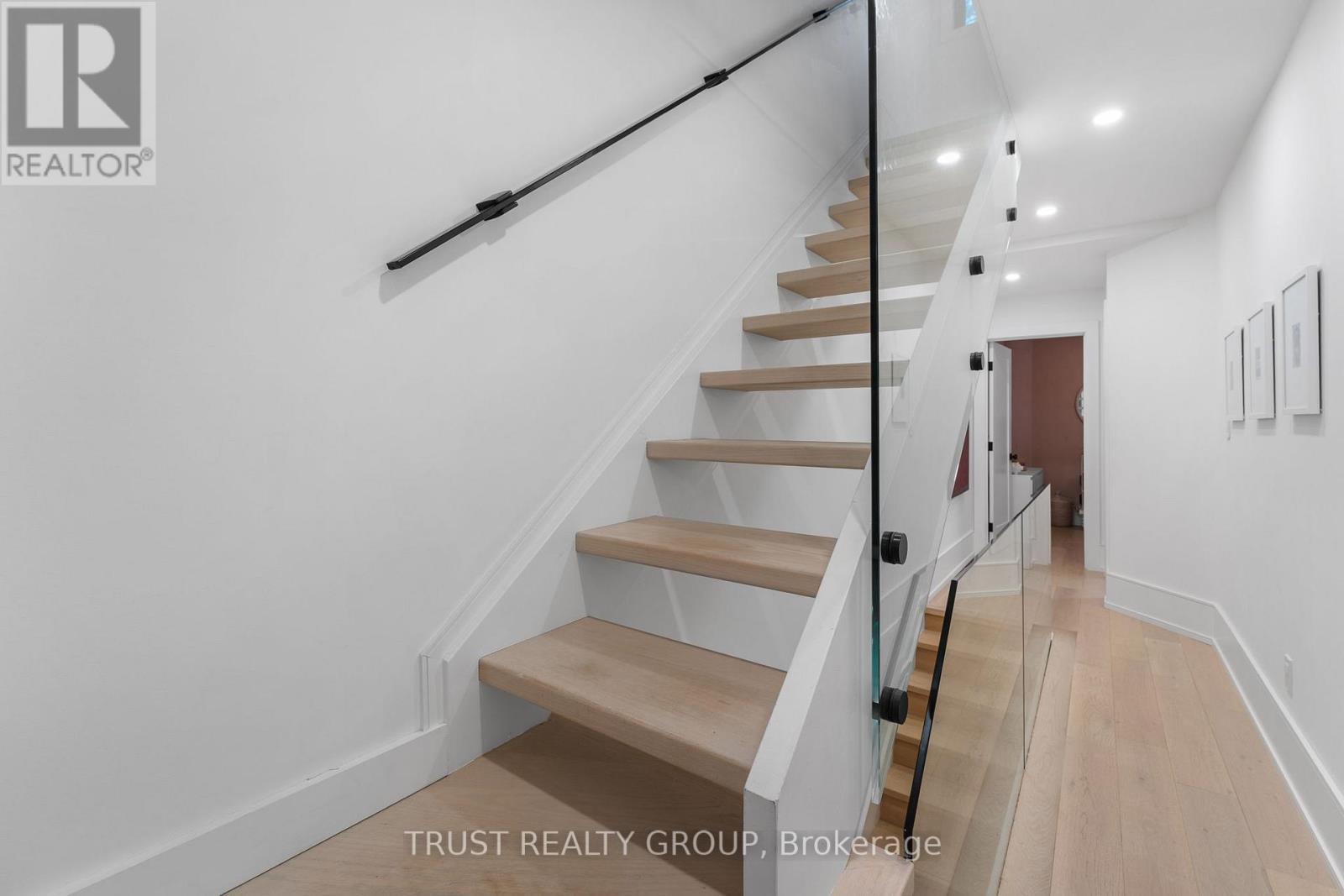 106 Pearson Avenue, Toronto, Ontario M6R 1G5 - Photo 30 - W12505848