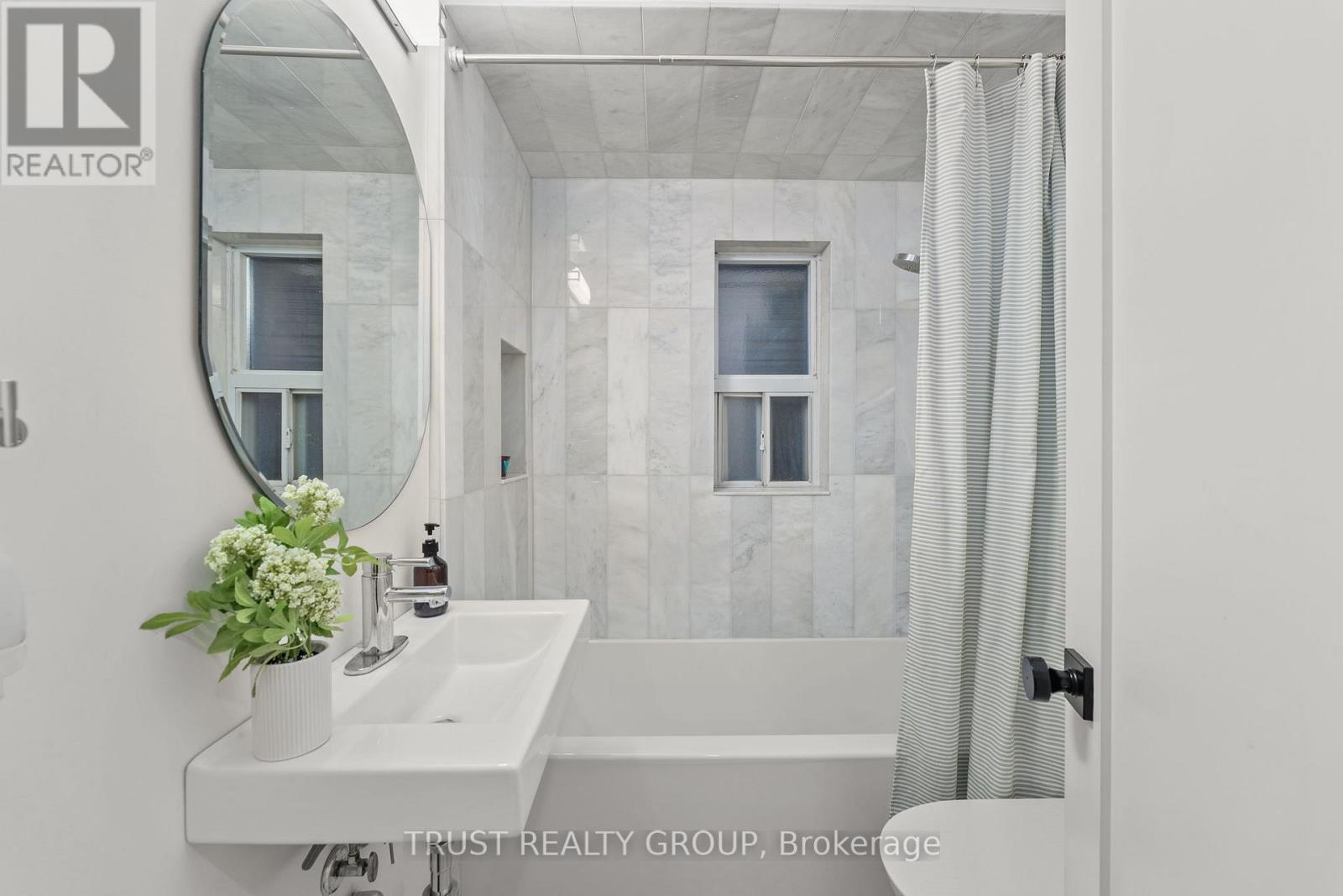 106 Pearson Avenue, Toronto, Ontario M6R 1G5 - Photo 38 - W12505848