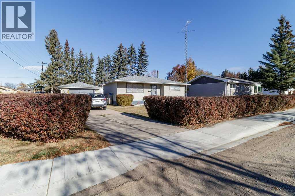 4638 50 Avenue, Bentley, Alberta
