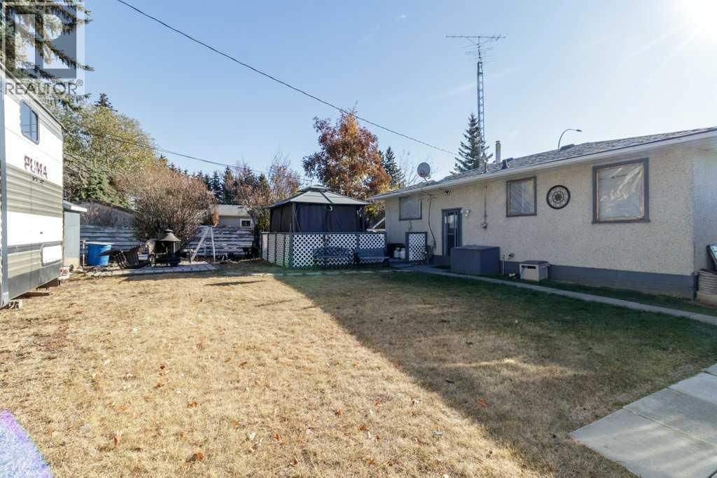 4638 50 Avenue, Bentley, Alberta  T0C 0J0 - Photo 3 - A2265263