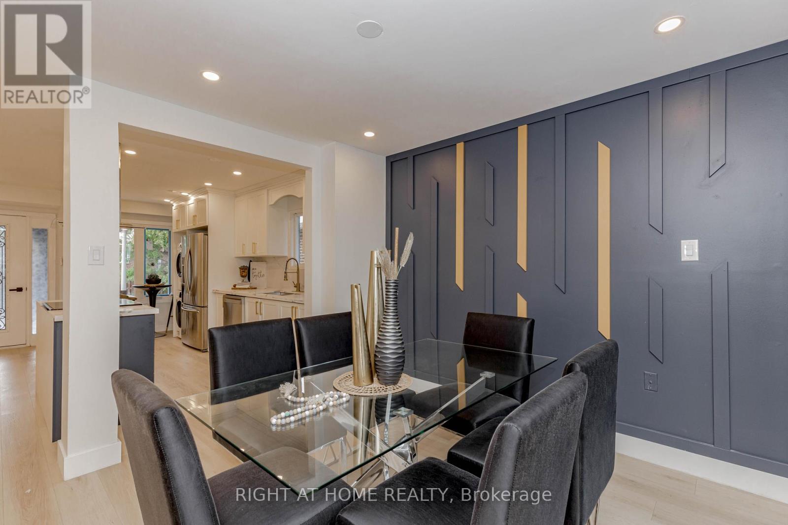 6 Bryant Court, Brampton, Ontario  L6X 2T1 - Photo 16 - W12506244