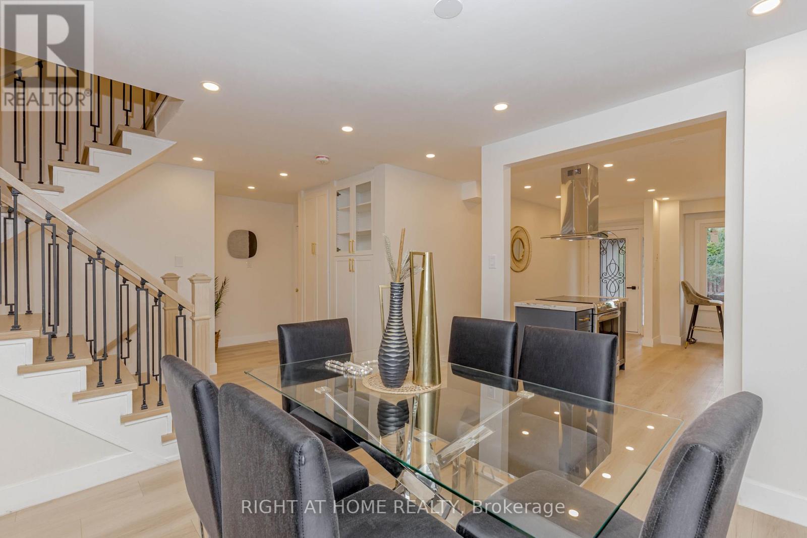 6 Bryant Court, Brampton, Ontario  L6X 2T1 - Photo 17 - W12506244