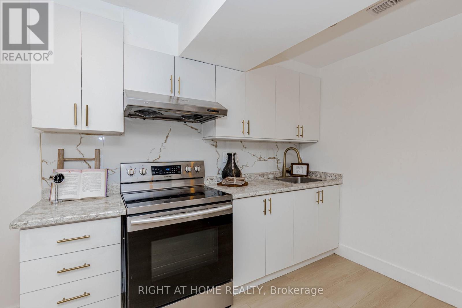 6 Bryant Court, Brampton, Ontario  L6X 2T1 - Photo 40 - W12506244