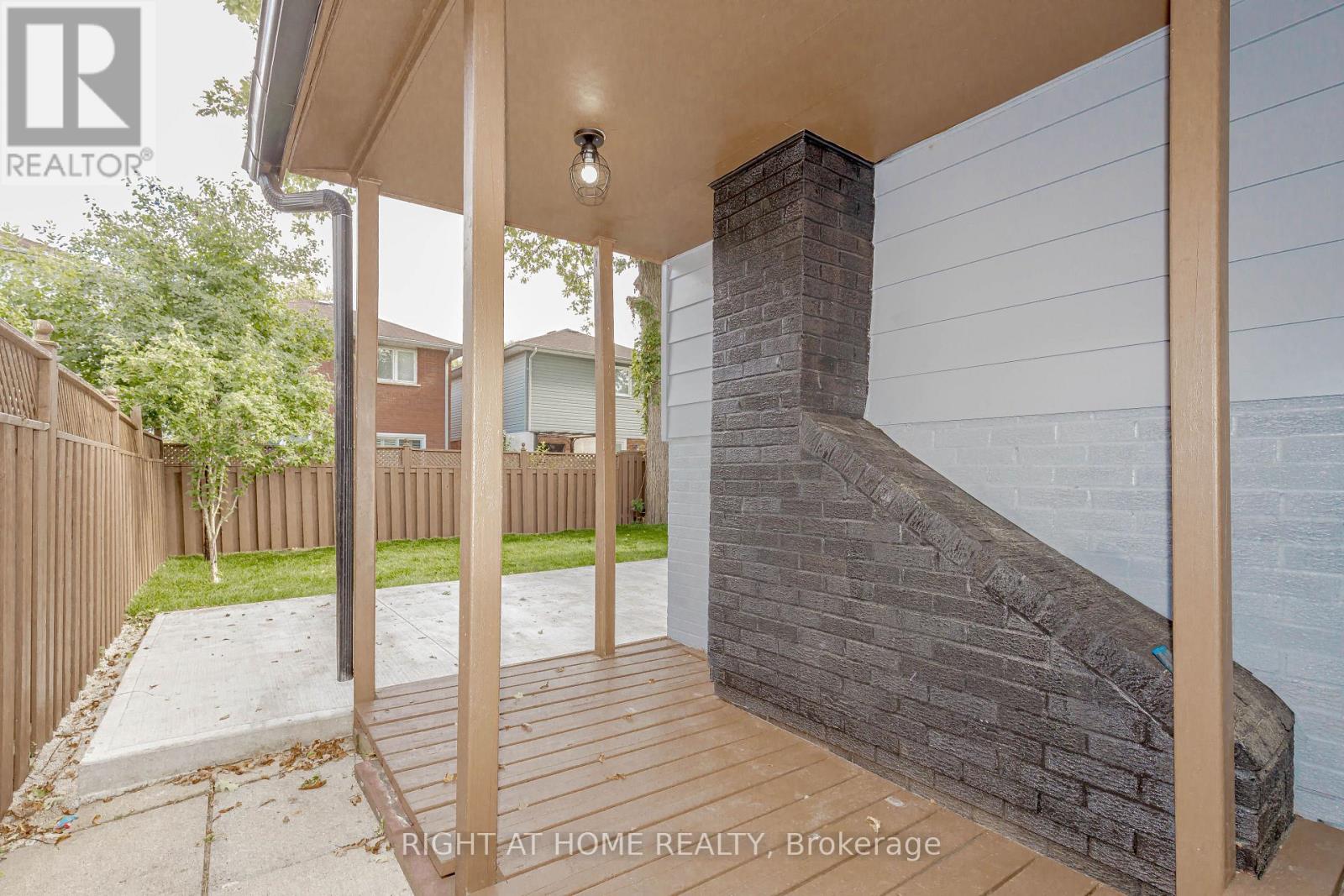 6 Bryant Court, Brampton, Ontario  L6X 2T1 - Photo 47 - W12506244