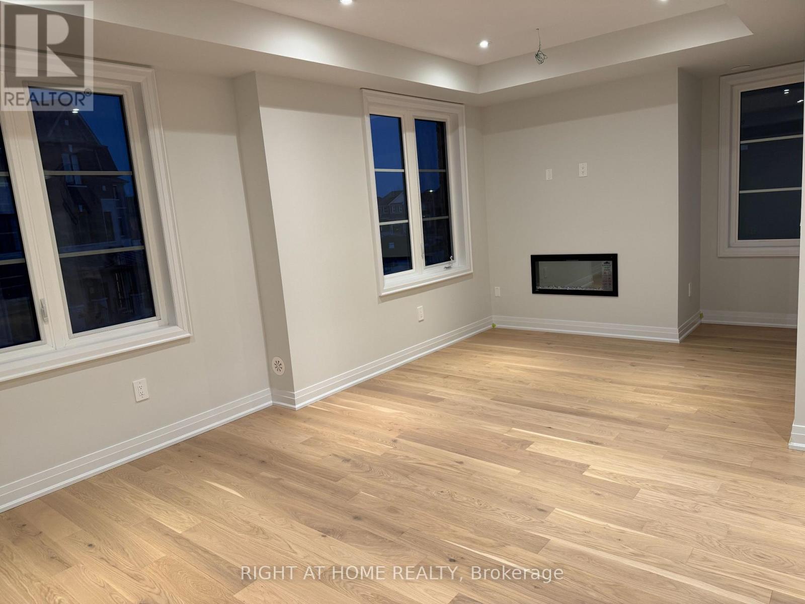 5961 Saigon Street N, Mississauga, Ontario  L5V 0E9 - Photo 2 - W12506252