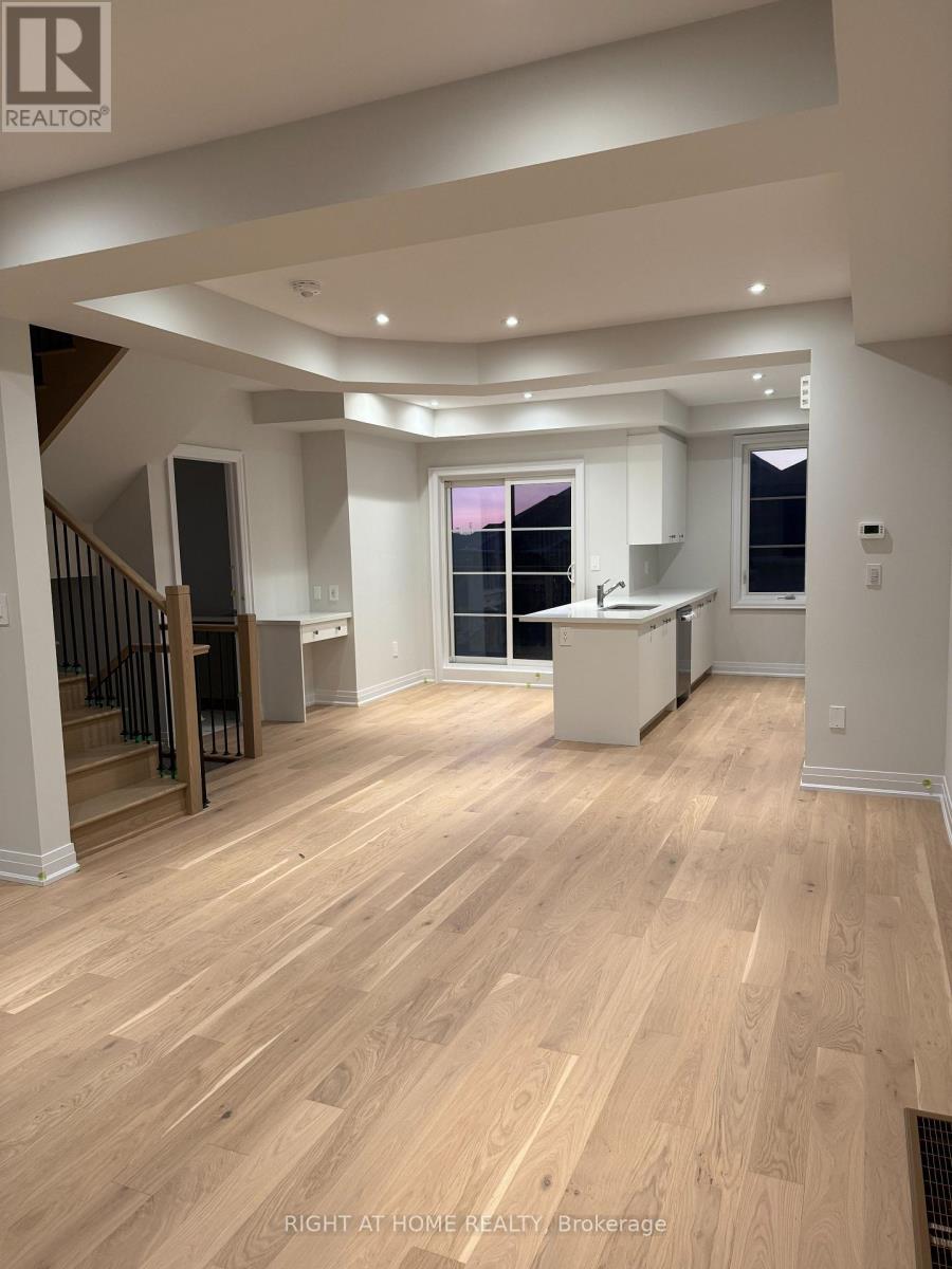 5961 Saigon Street N, Mississauga, Ontario  L5V 0E9 - Photo 5 - W12506252