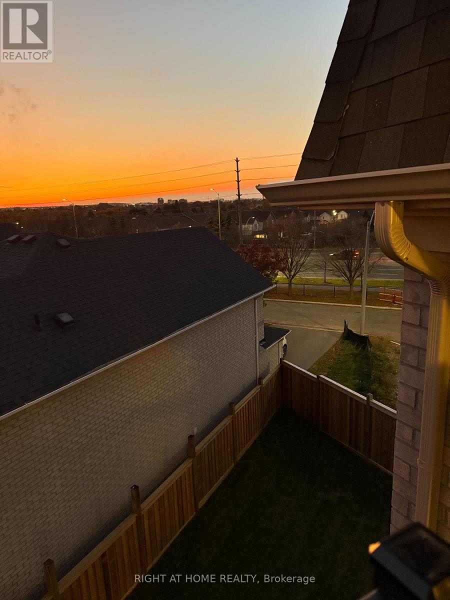 5961 Saigon Street N, Mississauga, Ontario  L5V 0E9 - Photo 6 - W12506252