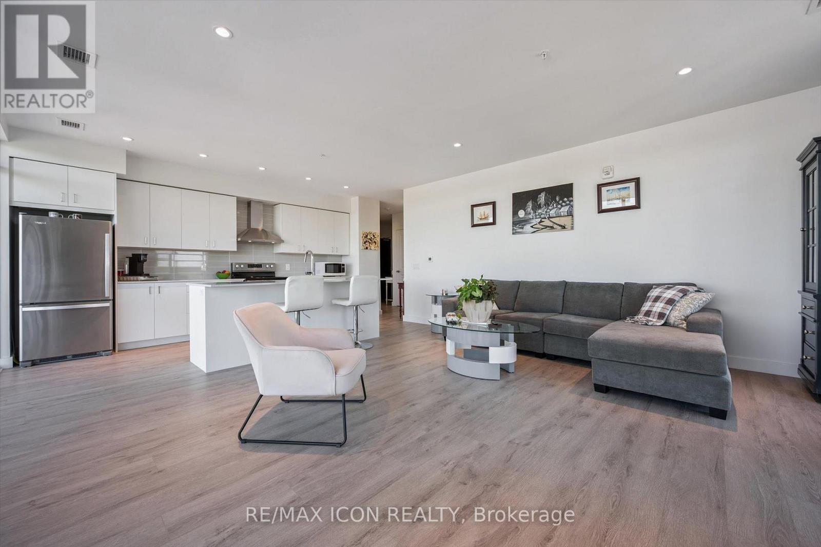 902 - 15 Glebe Street, Cambridge, Ontario  N1S 2L8 - Photo 8 - X12506254