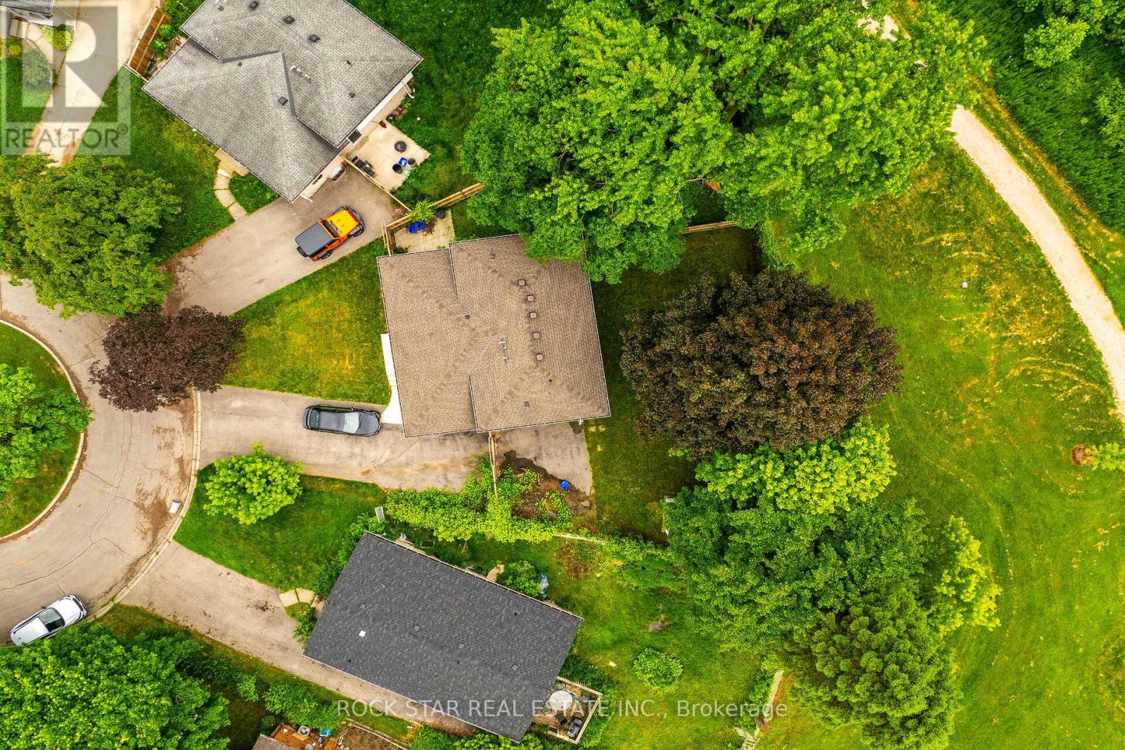 407 Castlegrove Place, London North, Ontario  N6G 1L1 - Photo 34 - X12506278