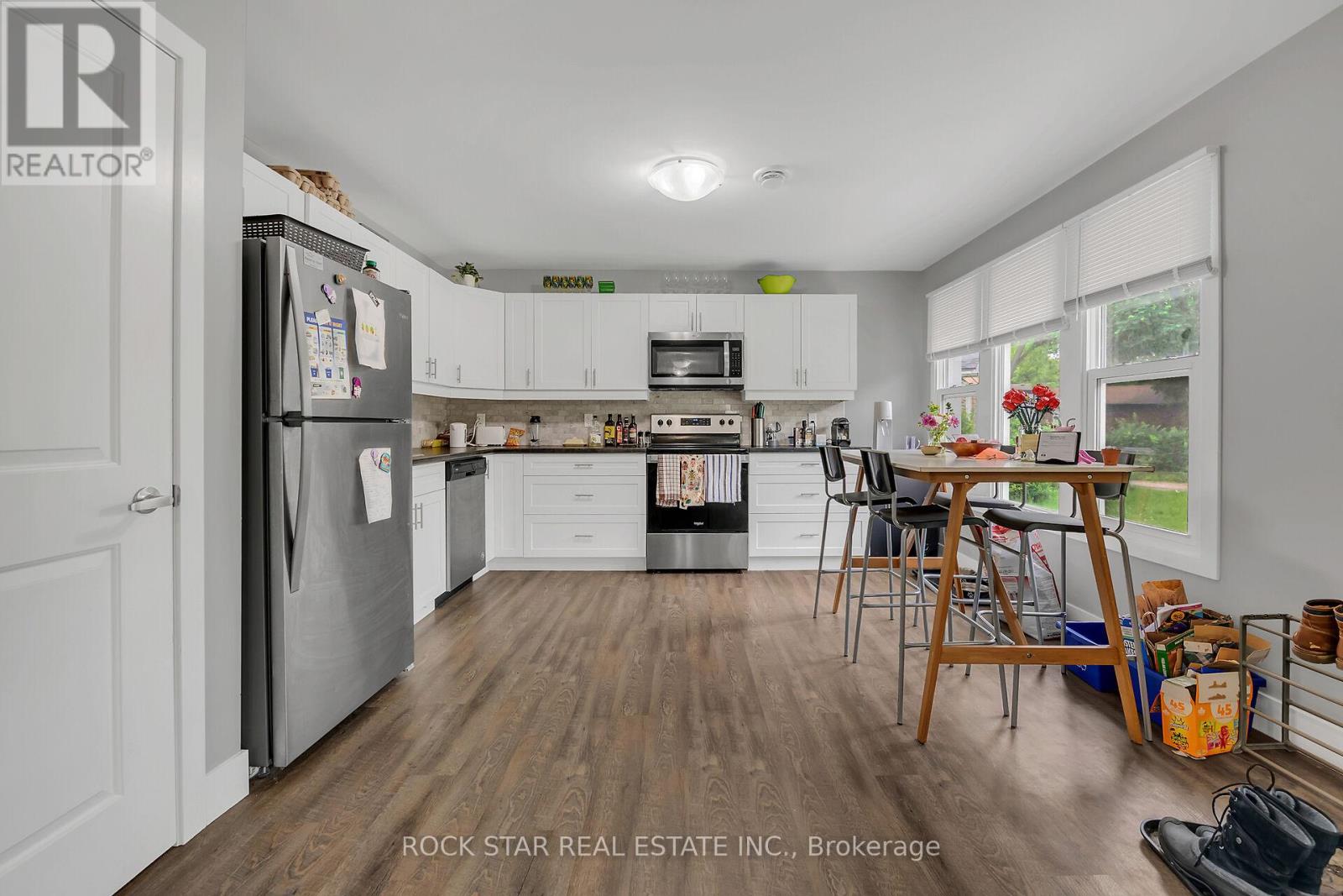 407 Castlegrove Place, London North, Ontario  N6G 1L1 - Photo 5 - X12506278