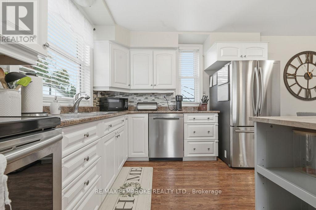 3245 Petawawa Boulevard, Petawawa, Ontario K8H 1X8 - Photo 18 - X12506324