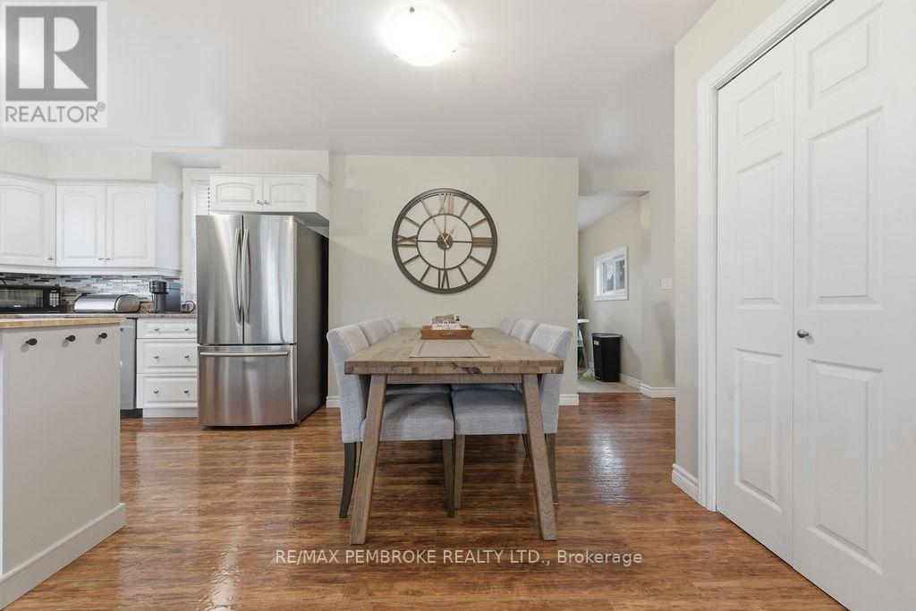 3245 Petawawa Boulevard, Petawawa, Ontario K8H 1X8 - Photo 19 - X12506324