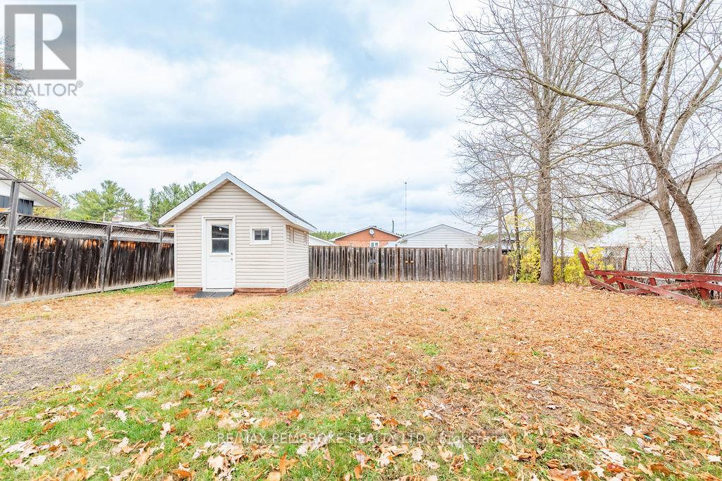 3245 Petawawa Boulevard, Petawawa, Ontario K8H 1X8 - Photo 6 - X12506324