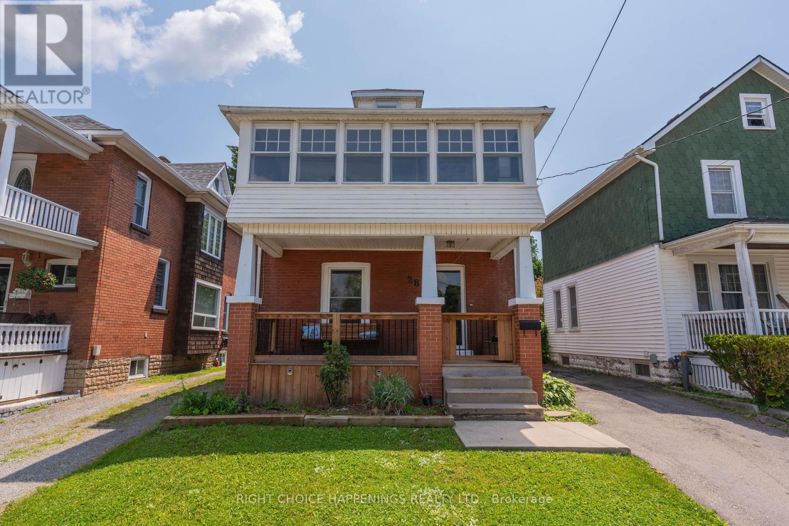 28 Margery Road, Welland, Ontario  L3B 2P6 - Photo 2 - X12506316