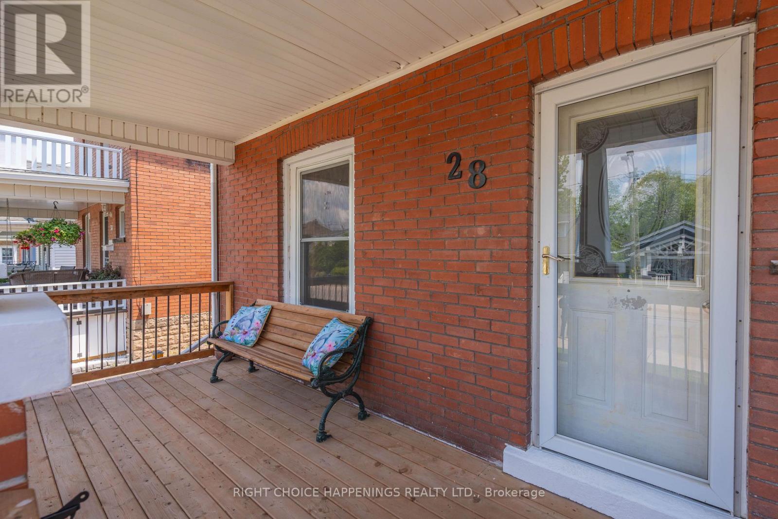 28 Margery Road, Welland, Ontario  L3B 2P6 - Photo 4 - X12506316