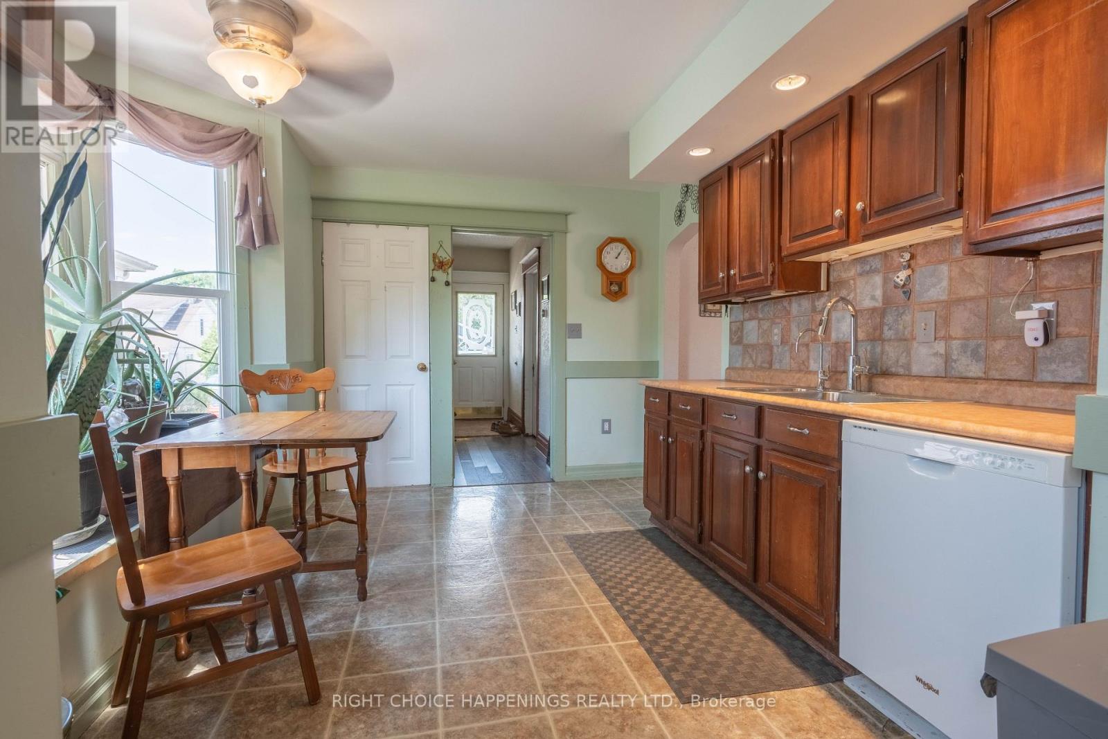 28 Margery Road, Welland, Ontario  L3B 2P6 - Photo 6 - X12506316