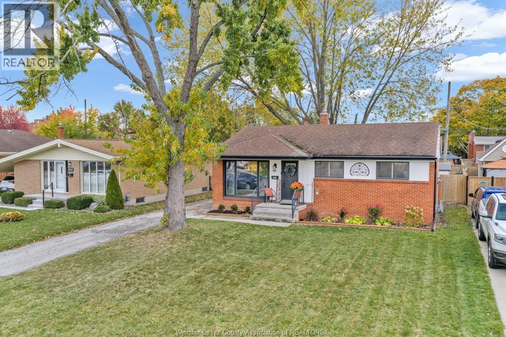 1035 Watson Avenue, Windsor, Ontario N8S 3T3 - Photo 3 - 25027730
