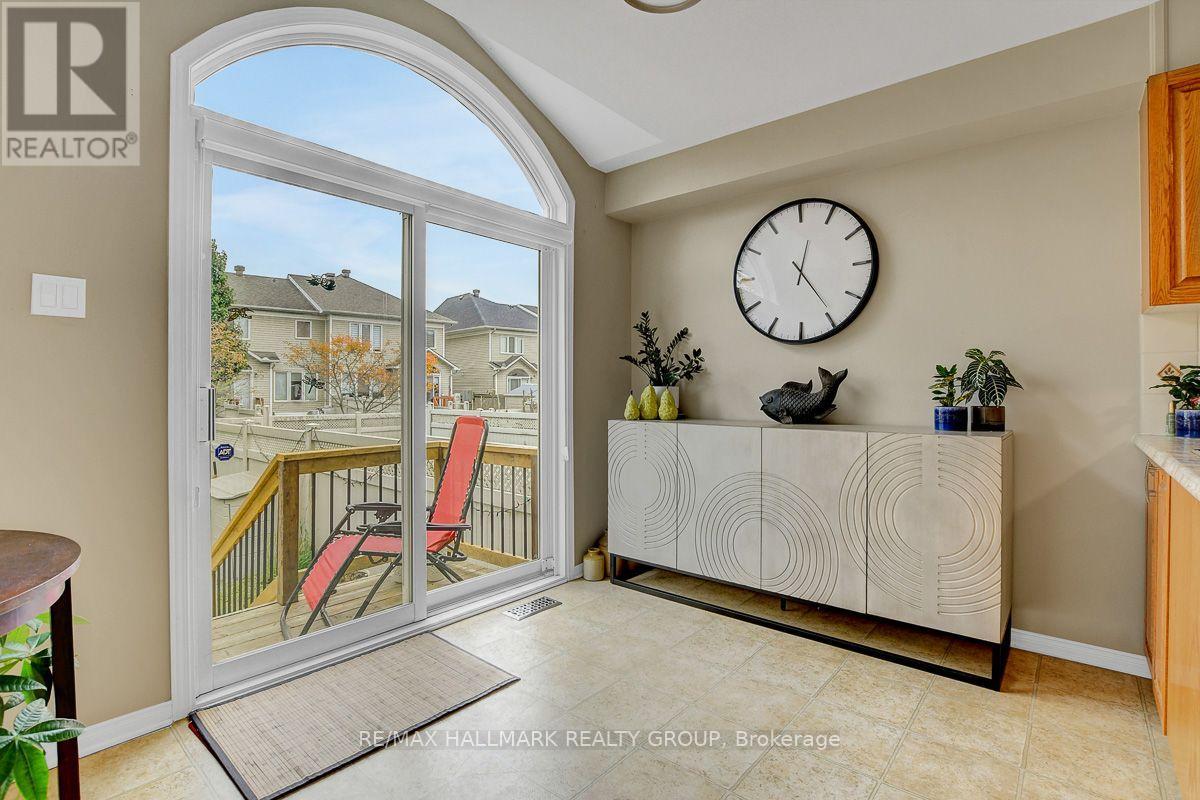 230 Greenridge Street, Ottawa, Ontario  K1C 7R8 - Photo 12 - X12478145