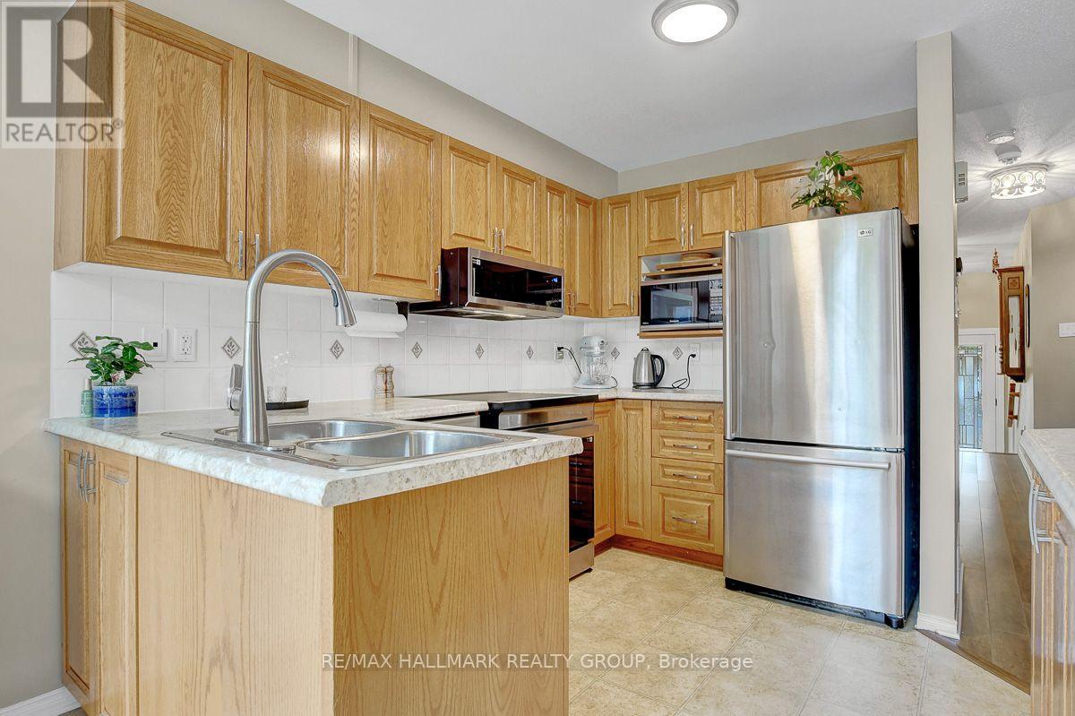 230 Greenridge Street, Ottawa, Ontario  K1C 7R8 - Photo 13 - X12478145