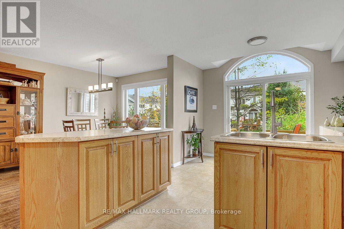 230 Greenridge Street, Ottawa, Ontario  K1C 7R8 - Photo 14 - X12478145