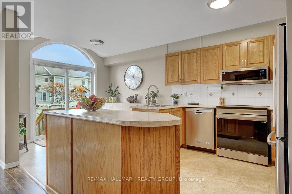 230 Greenridge Street, Ottawa, Ontario  K1C 7R8 - Photo 15 - X12478145