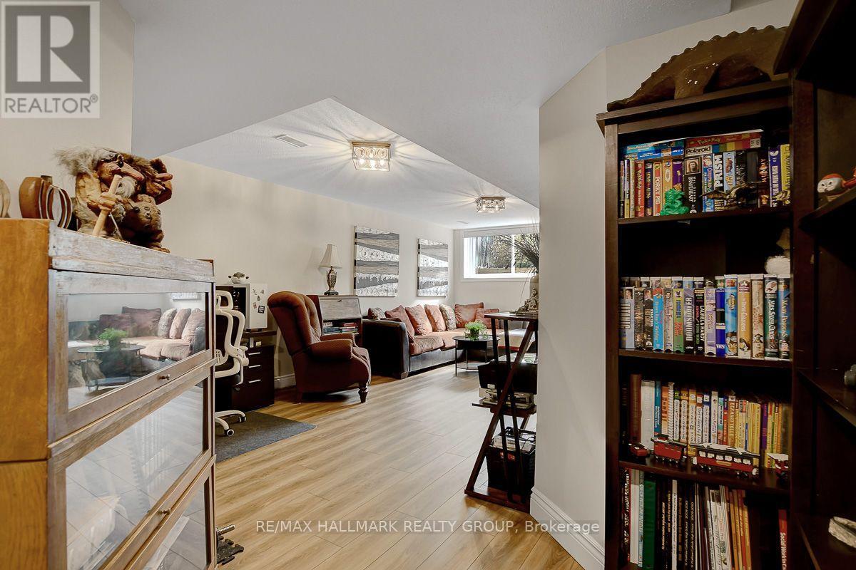 230 Greenridge Street, Ottawa, Ontario  K1C 7R8 - Photo 28 - X12478145