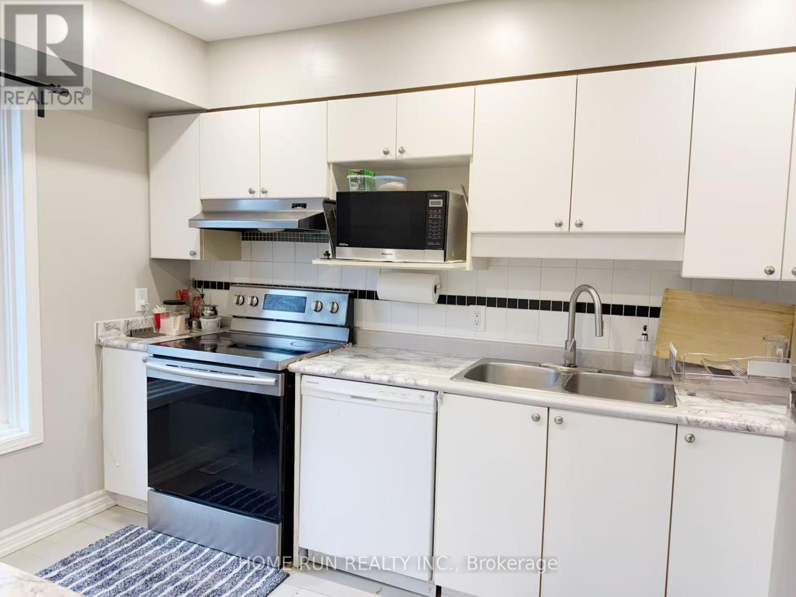 63 Banchory Crescent, Ottawa, Ontario  K2K 2V3 - Photo 7 - X12506262