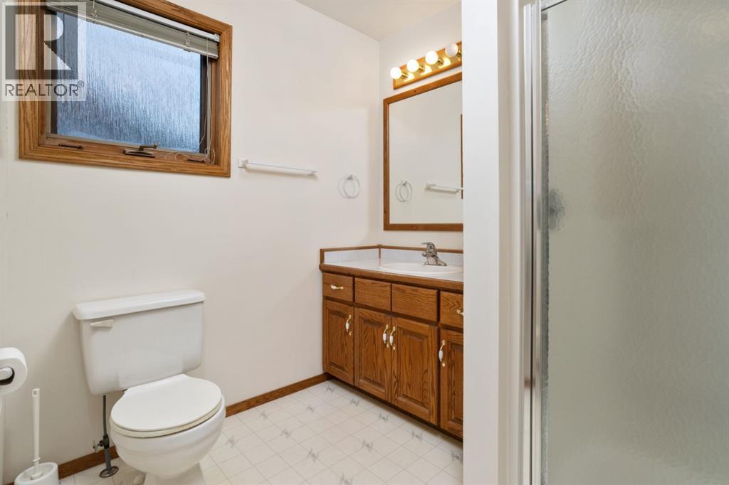 5404 66 Street, Camrose, Alberta  T4V 4L9 - Photo 11 - A2268717