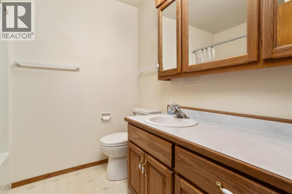 5404 66 Street, Camrose, Alberta  T4V 4L9 - Photo 17 - A2268717