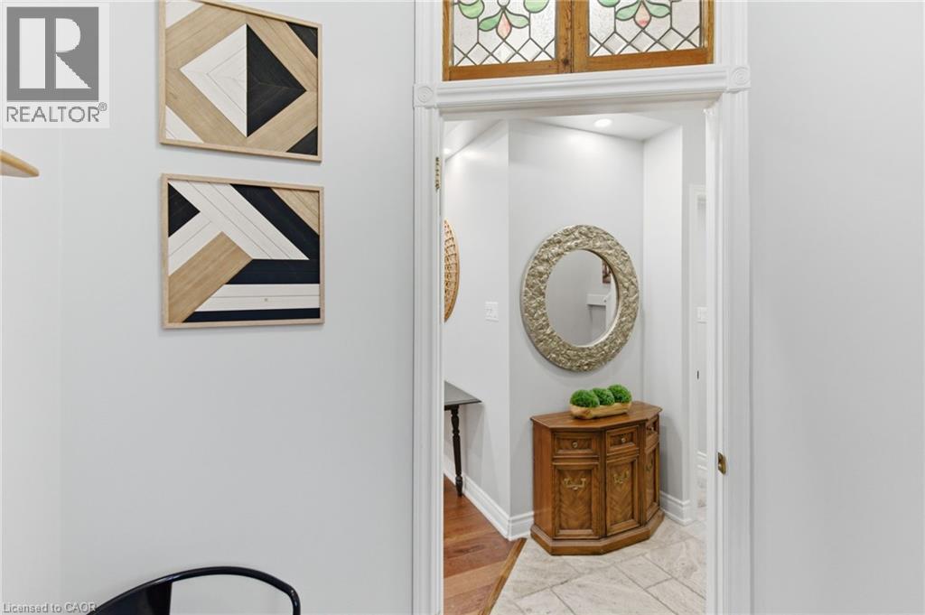 211 Robinson Street, Hamilton, Ontario  L8P 1Z8 - Photo 5 - 40784816