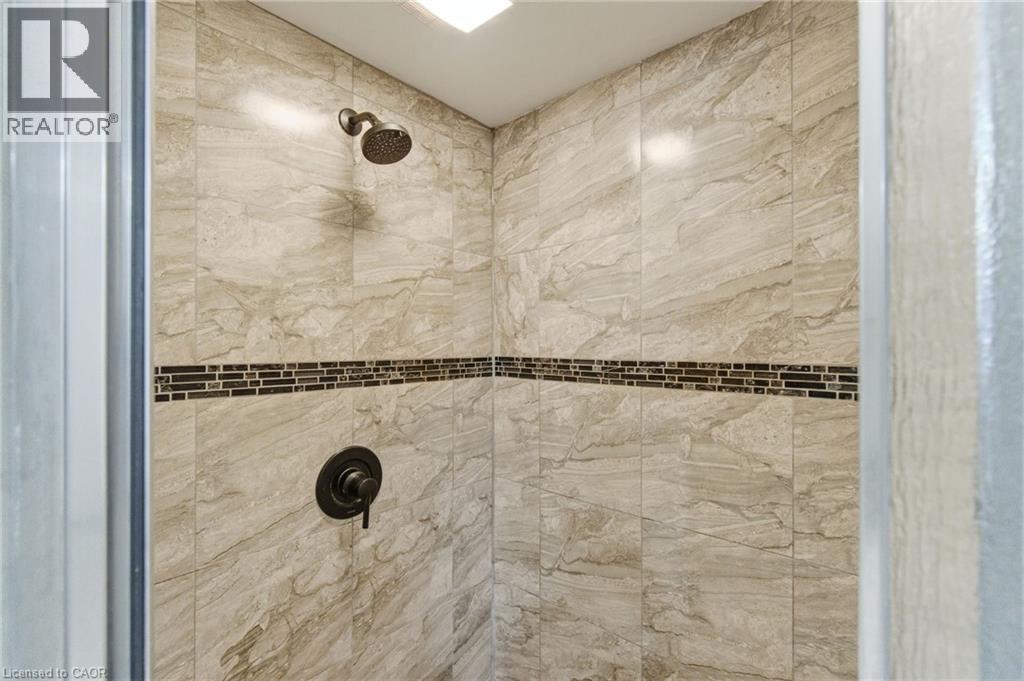 211 Robinson Street, Hamilton, Ontario  L8P 1Z8 - Photo 32 - 40784816