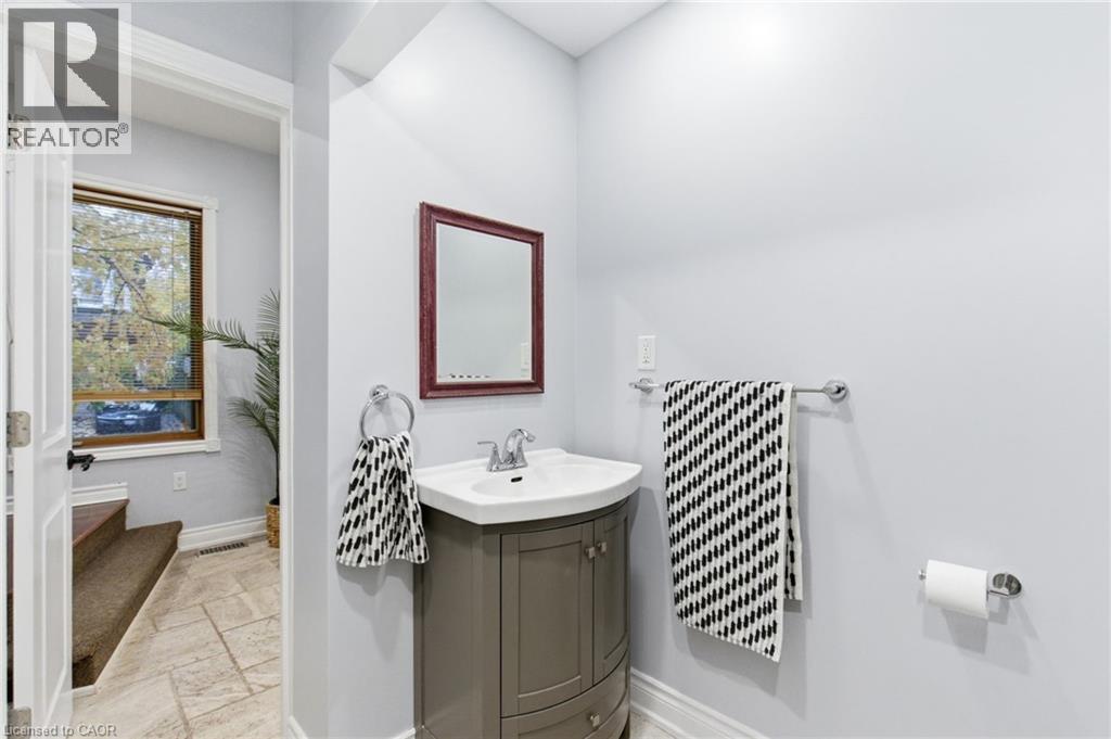 211 Robinson Street, Hamilton, Ontario  L8P 1Z8 - Photo 23 - 40784816