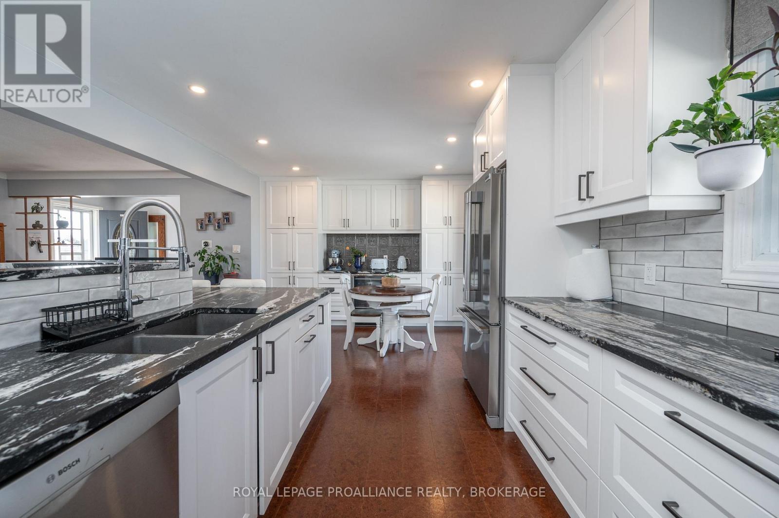 70 Briscoe Street, Loyalist (Amherstview), Ontario  K7N 1G1 - Photo 9 - X12506350