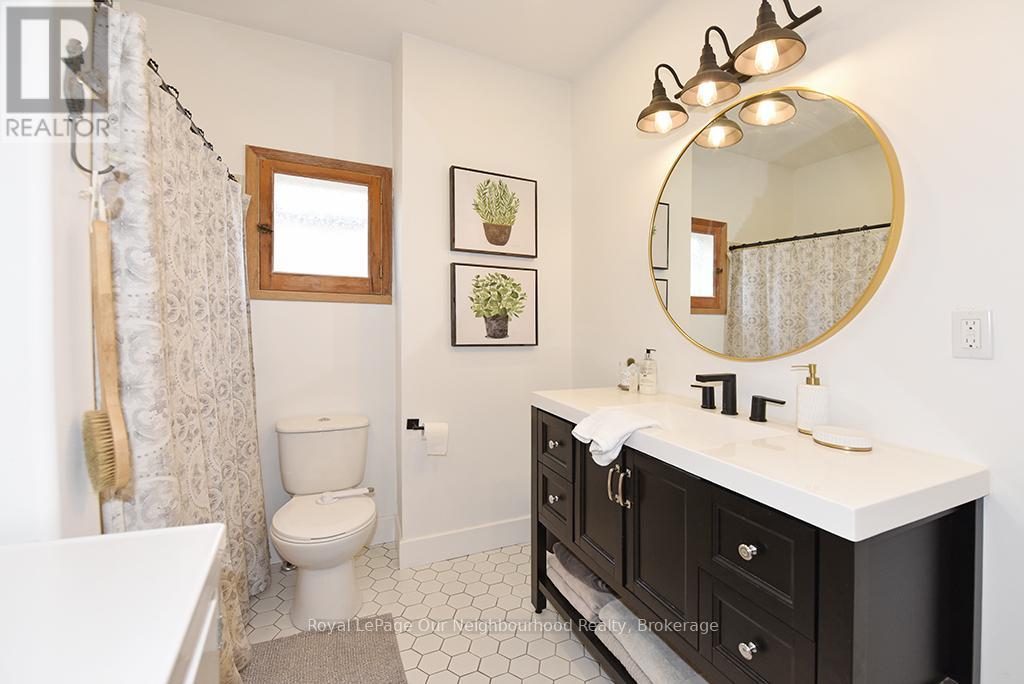 16 Francis Street, Kawartha Lakes, Ontario K9V 3R6 - Photo 15 - X12506378