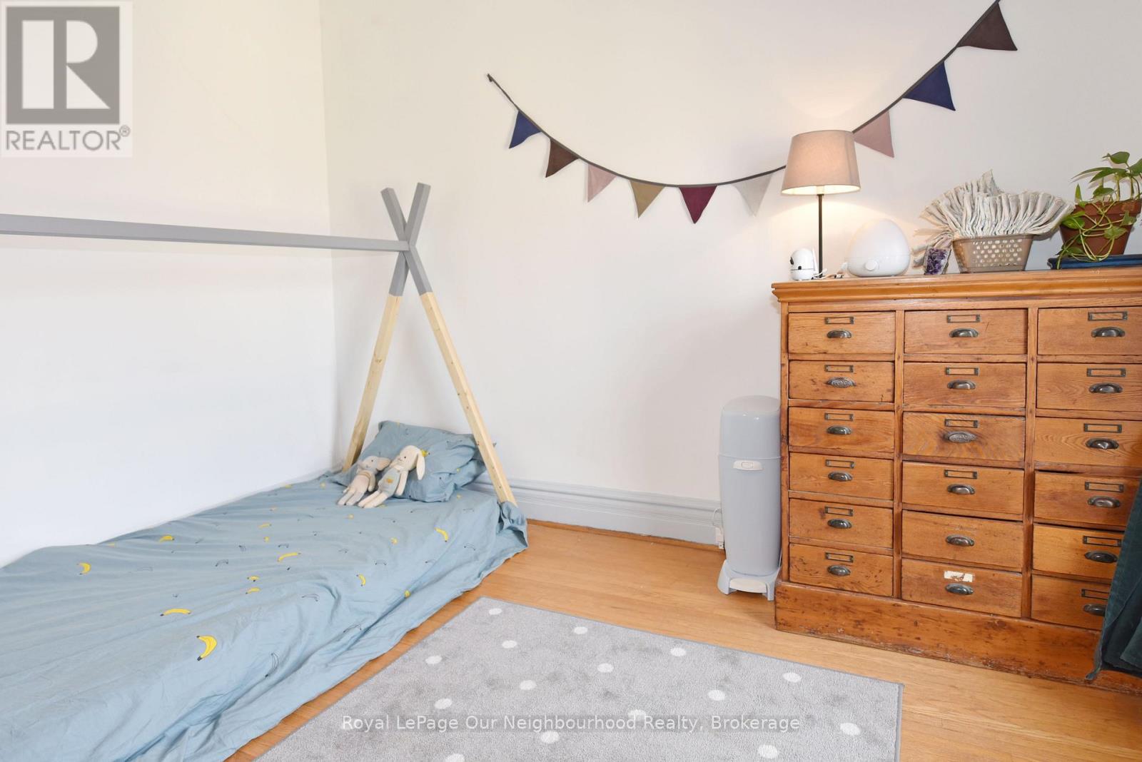 16 Francis Street, Kawartha Lakes, Ontario K9V 3R6 - Photo 33 - X12506378