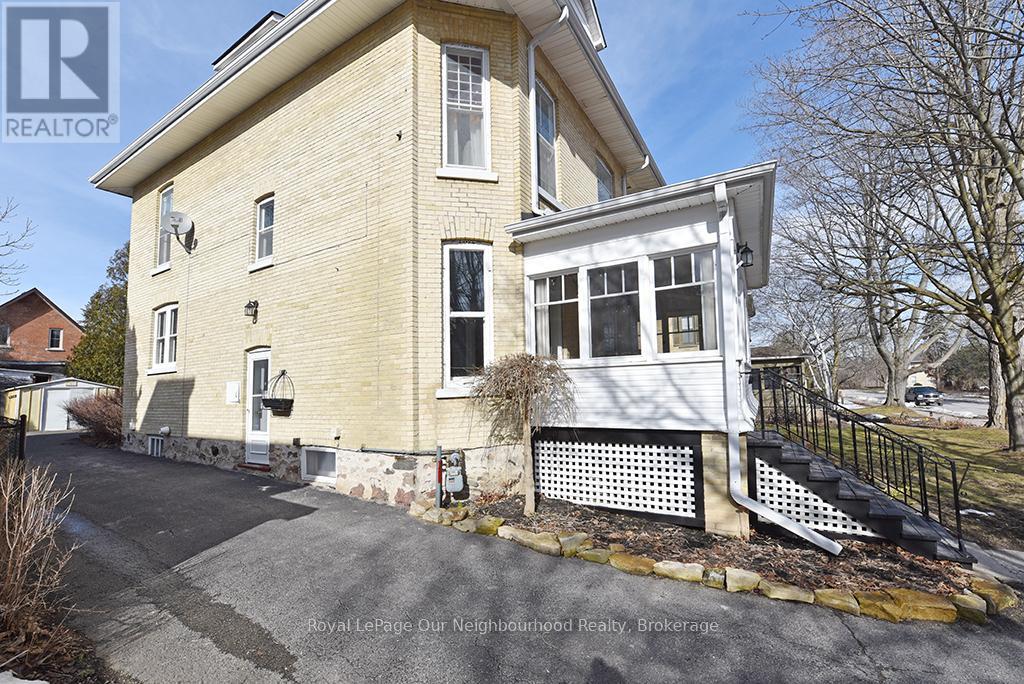 16 Francis Street, Kawartha Lakes, Ontario K9V 3R6 - Photo 38 - X12506378