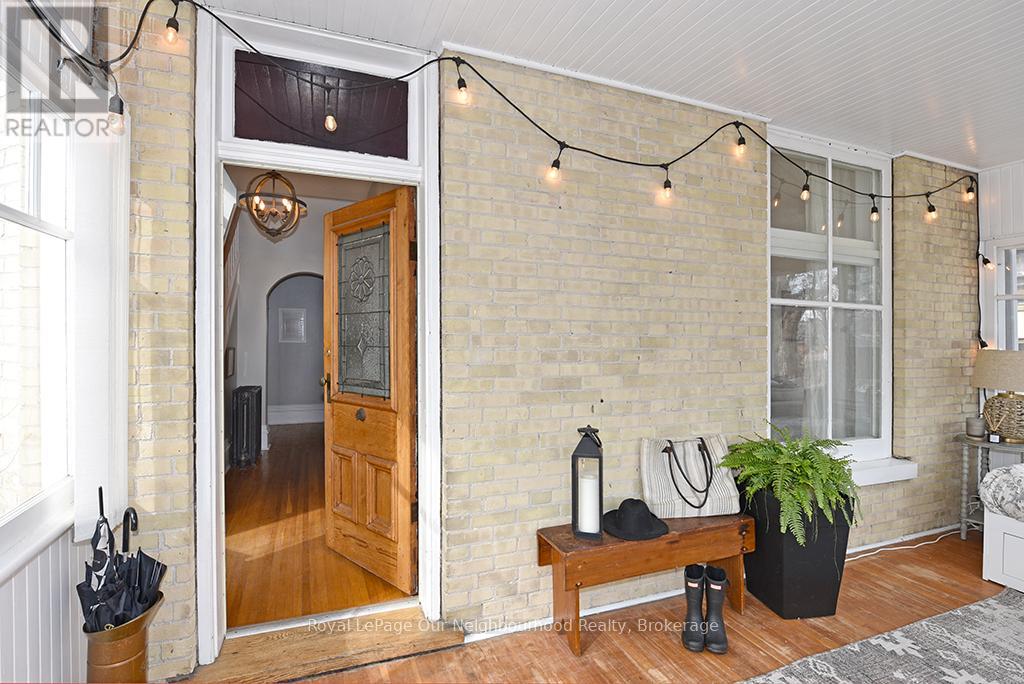 16 Francis Street, Kawartha Lakes, Ontario K9V 3R6 - Photo 4 - X12506378