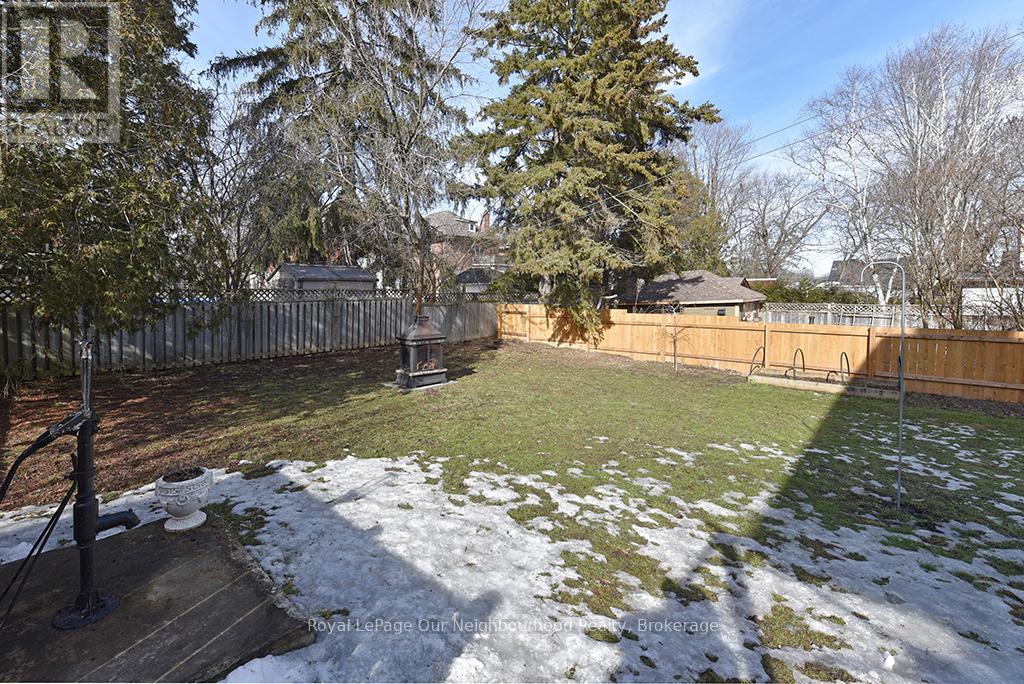 16 Francis Street, Kawartha Lakes, Ontario K9V 3R6 - Photo 40 - X12506378