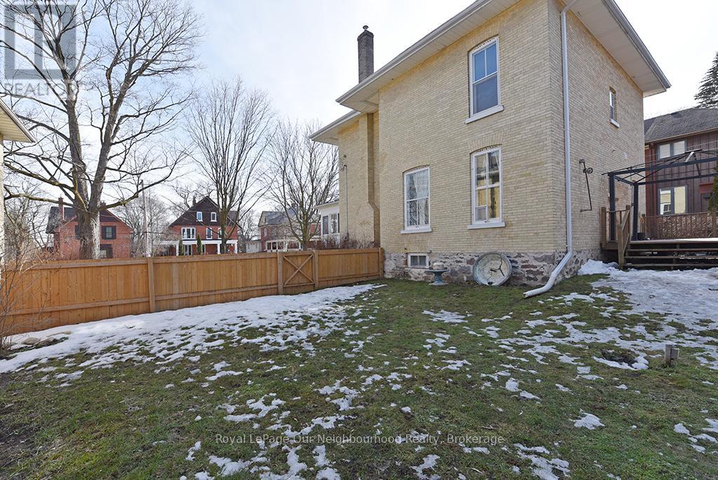 16 Francis Street, Kawartha Lakes, Ontario K9V 3R6 - Photo 42 - X12506378