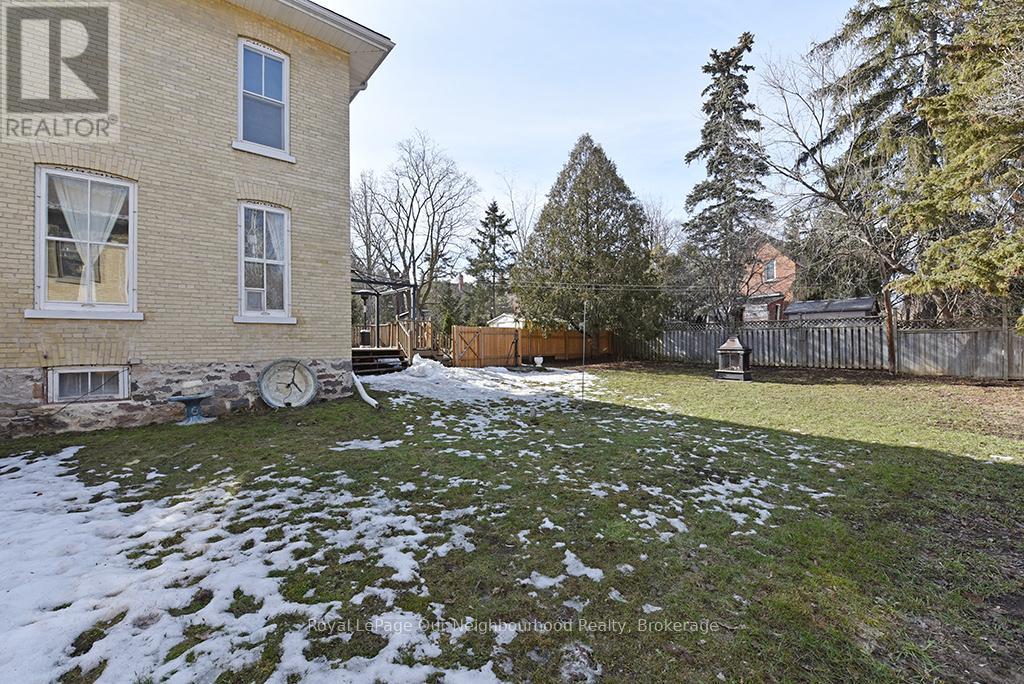16 Francis Street, Kawartha Lakes, Ontario K9V 3R6 - Photo 43 - X12506378
