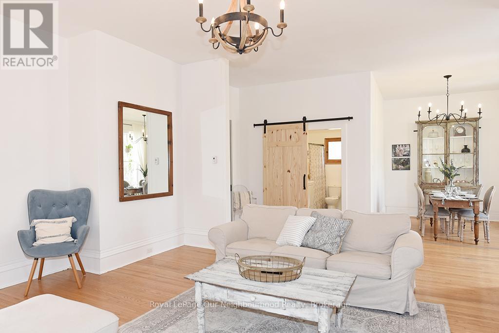 16 Francis Street, Kawartha Lakes, Ontario K9V 3R6 - Photo 7 - X12506378