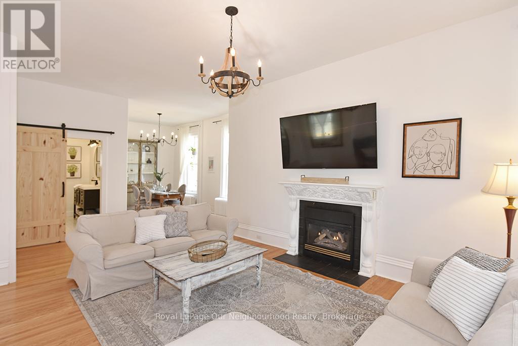 16 Francis Street, Kawartha Lakes, Ontario K9V 3R6 - Photo 9 - X12506378