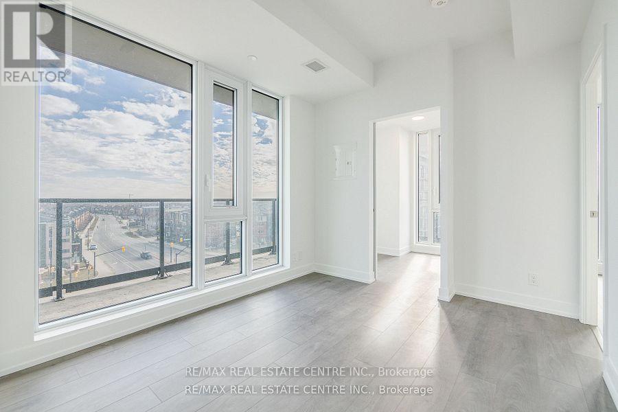 609 - 215 Veterans Drive, Brampton, Ontario  L7A 0B6 - Photo 11 - W12506302