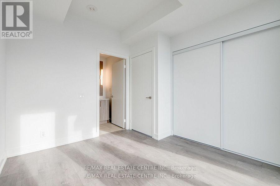 609 - 215 Veterans Drive, Brampton, Ontario  L7A 0B6 - Photo 17 - W12506302