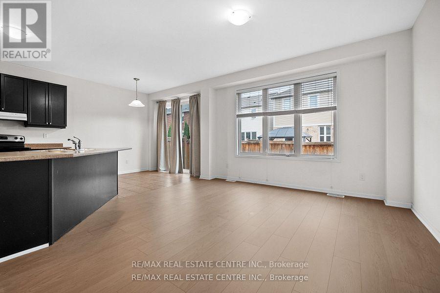 1079 Savoline Boulevard, Milton, Ontario  L9T 8N9 - Photo 10 - W12506312