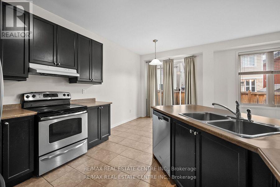 1079 Savoline Boulevard, Milton, Ontario  L9T 8N9 - Photo 16 - W12506312